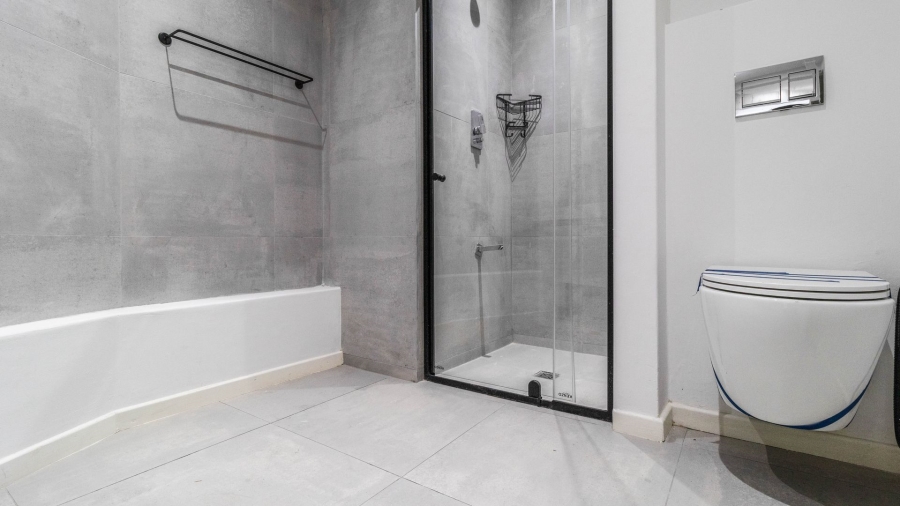 2 Bedroom Property for Sale in Claremont Western Cape